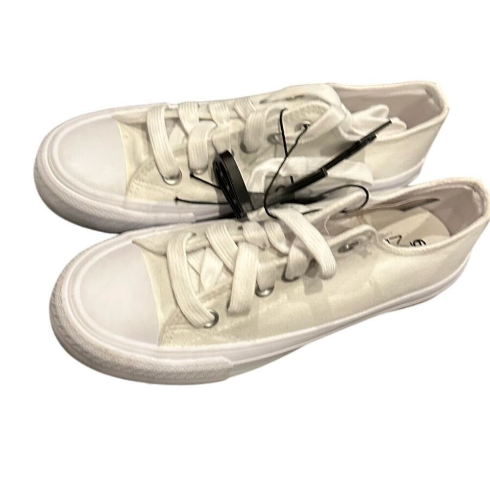 New Women’s Girls Athletic Shoes Sneakers White Size 6